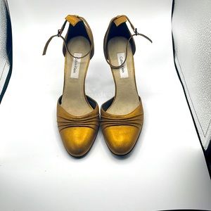 NWOT Calvin Klein Bronze Color Heels Size 8 M